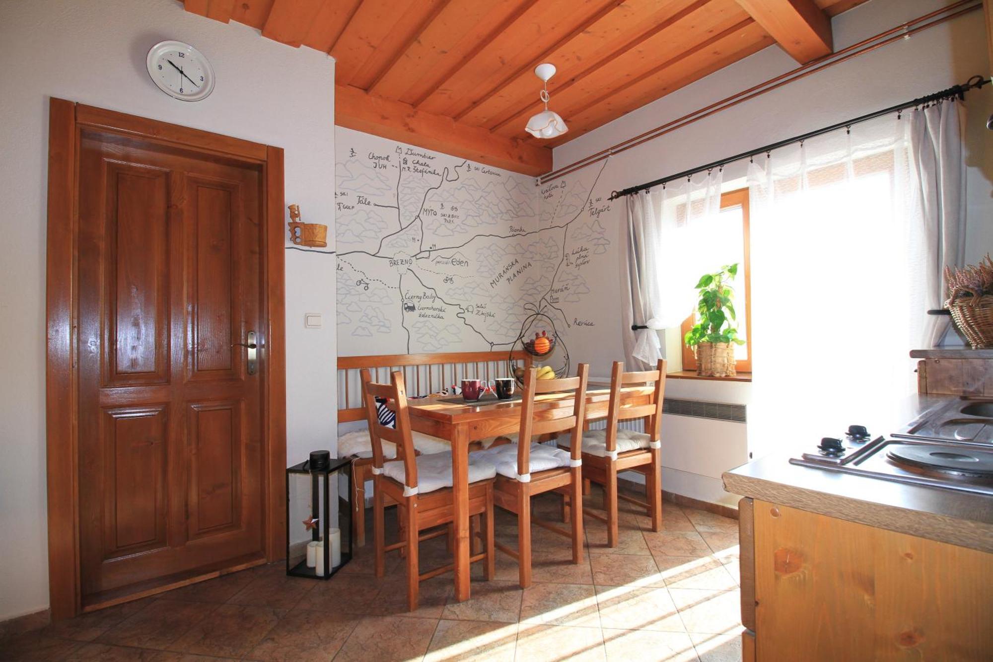 Eden Guest House Brezno Exterior foto