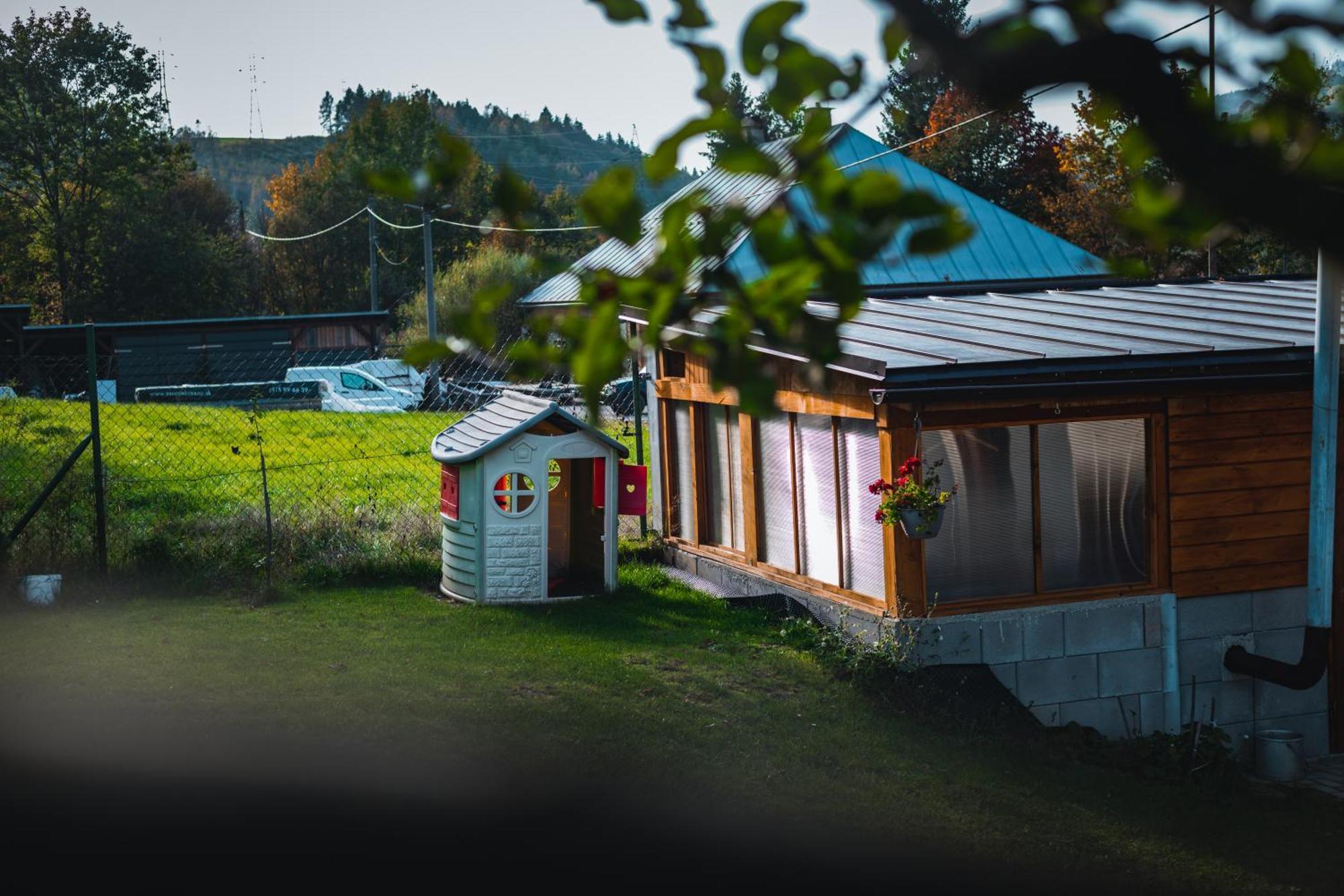 Eden Guest House Brezno Exterior foto